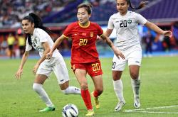 英雄联盟总决赛-队员力挺女足，期待在比赛中取得好成绩