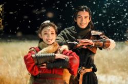 英雄联盟总决赛门票-杜兰特化身定海神针，鹈鹕团队风暴席卷活塞