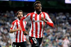 英雄联盟总决赛时间-瓦伦西亚客场取得胜利，后卫出色发挥