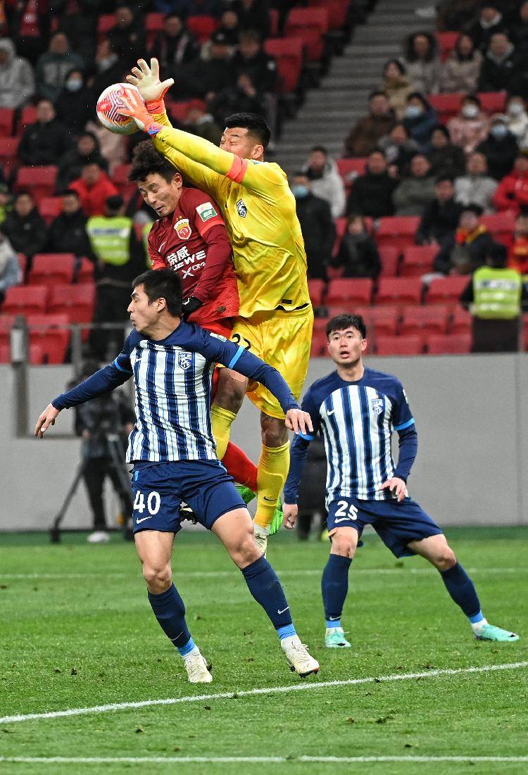 上海上港客场不敌广州富力,连败大陆的简单介绍 上海上港客场不敌广州富力,连败大陆的简单介绍