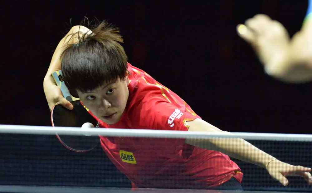 强手如林争夺桂冠，风起云涌的比赛场面的简单介绍