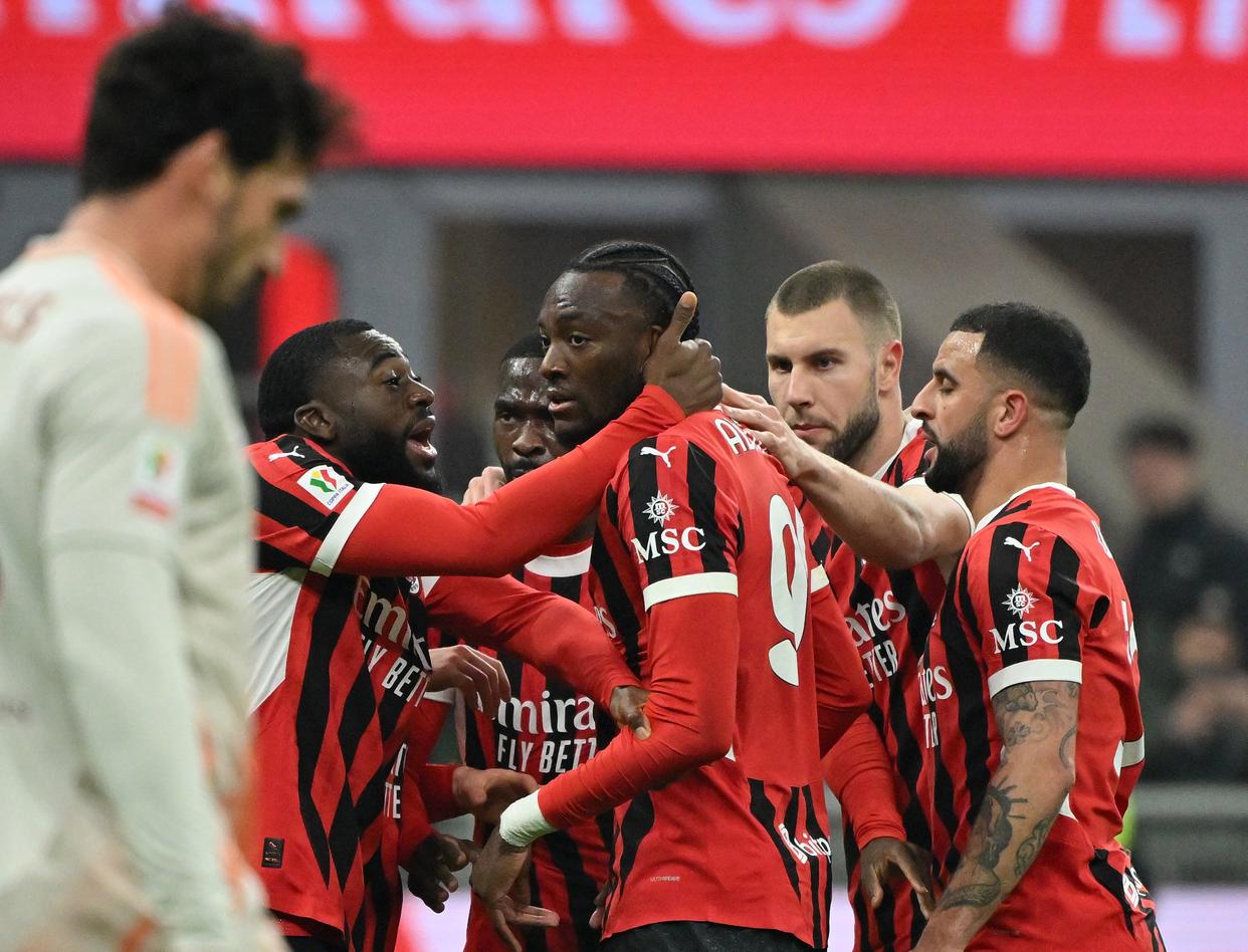 包含意大利足球盛况空前，各队实力均衡的词条