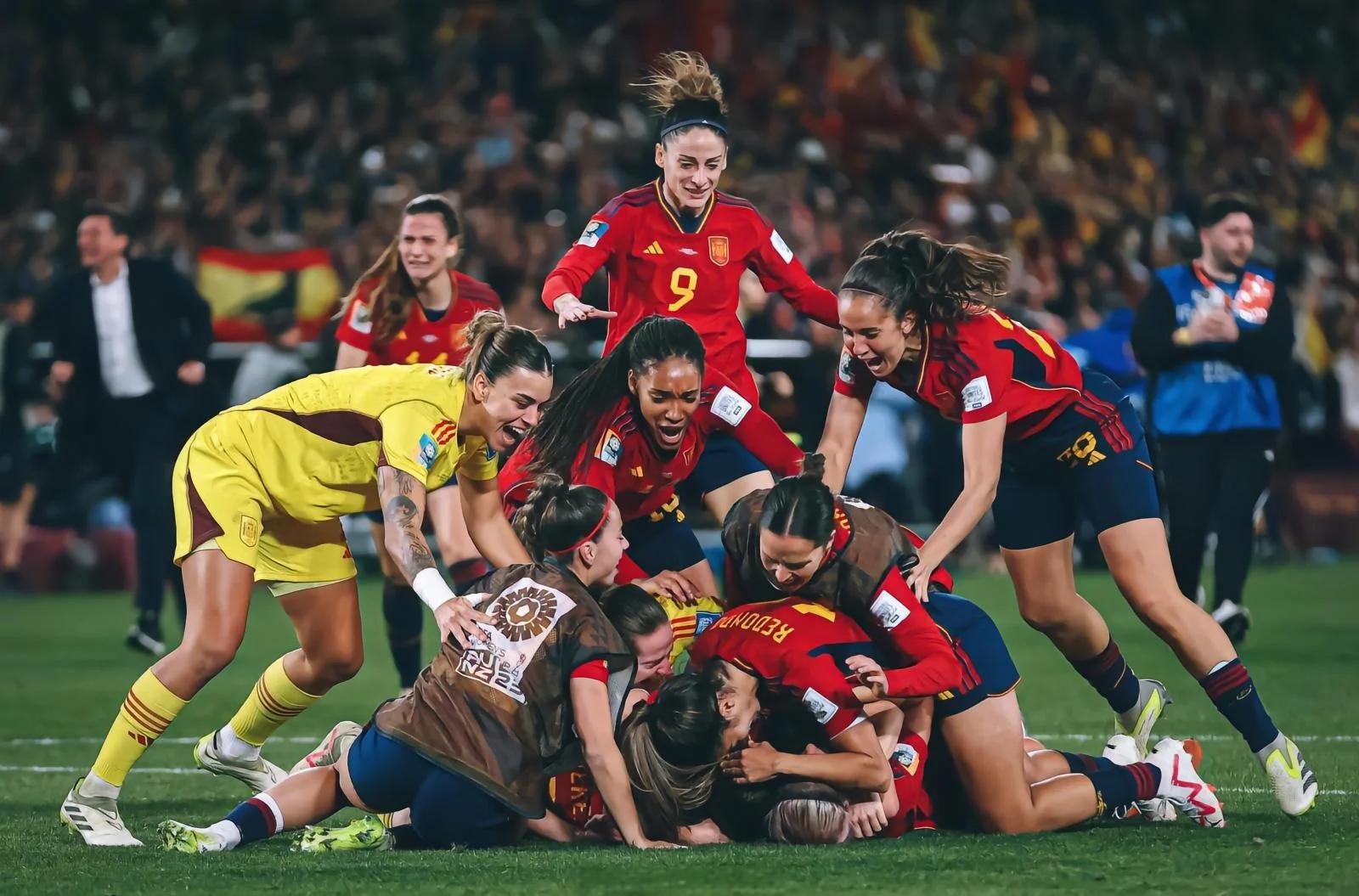 巴西队女足比赛实力不俗，角逐冠军殊荣