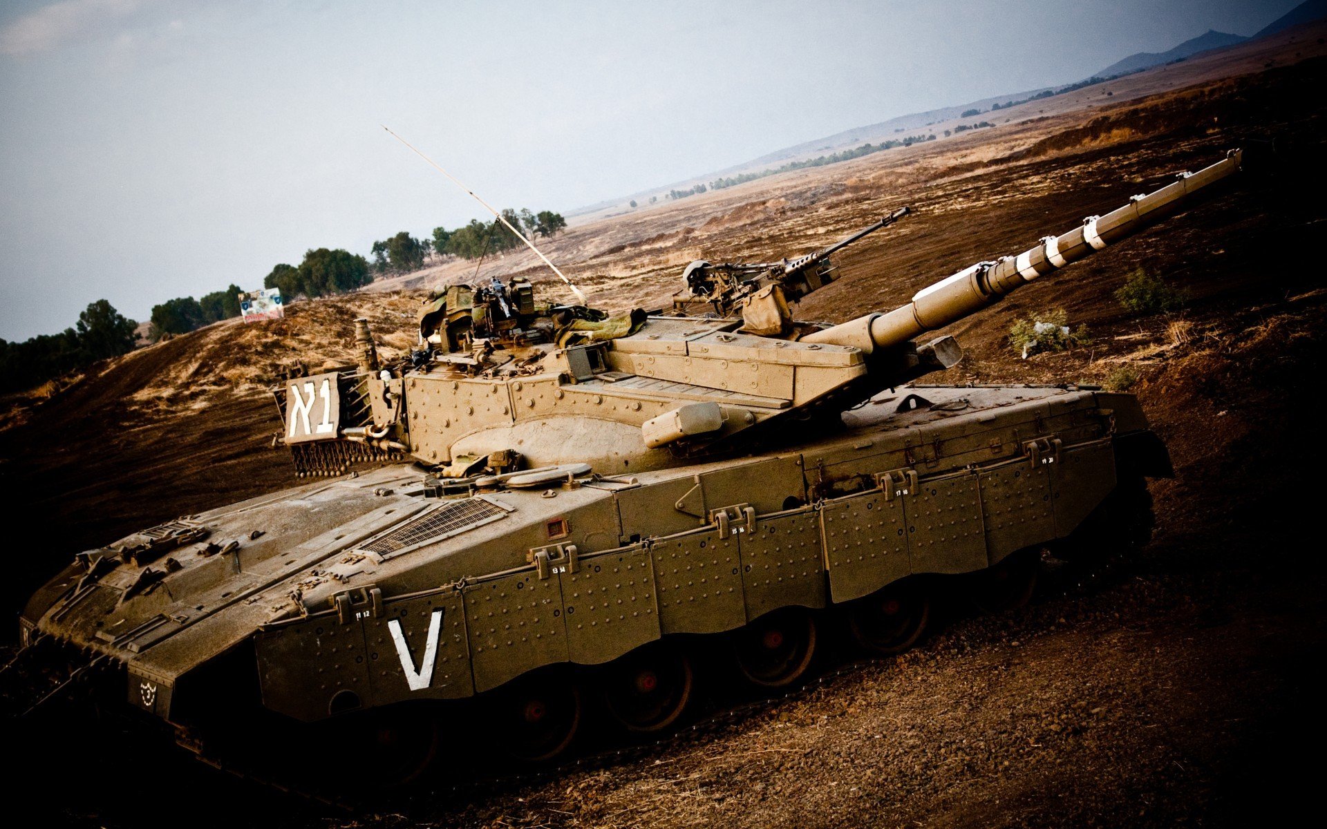 看到这个关键词组合,我的第一反应是进行一次篮球平行宇宙的创作—将不同联赛、不同风格的球队与球星放在同一个想象赛场,并突出唯一性。这或许能诞生一篇有趣的文章