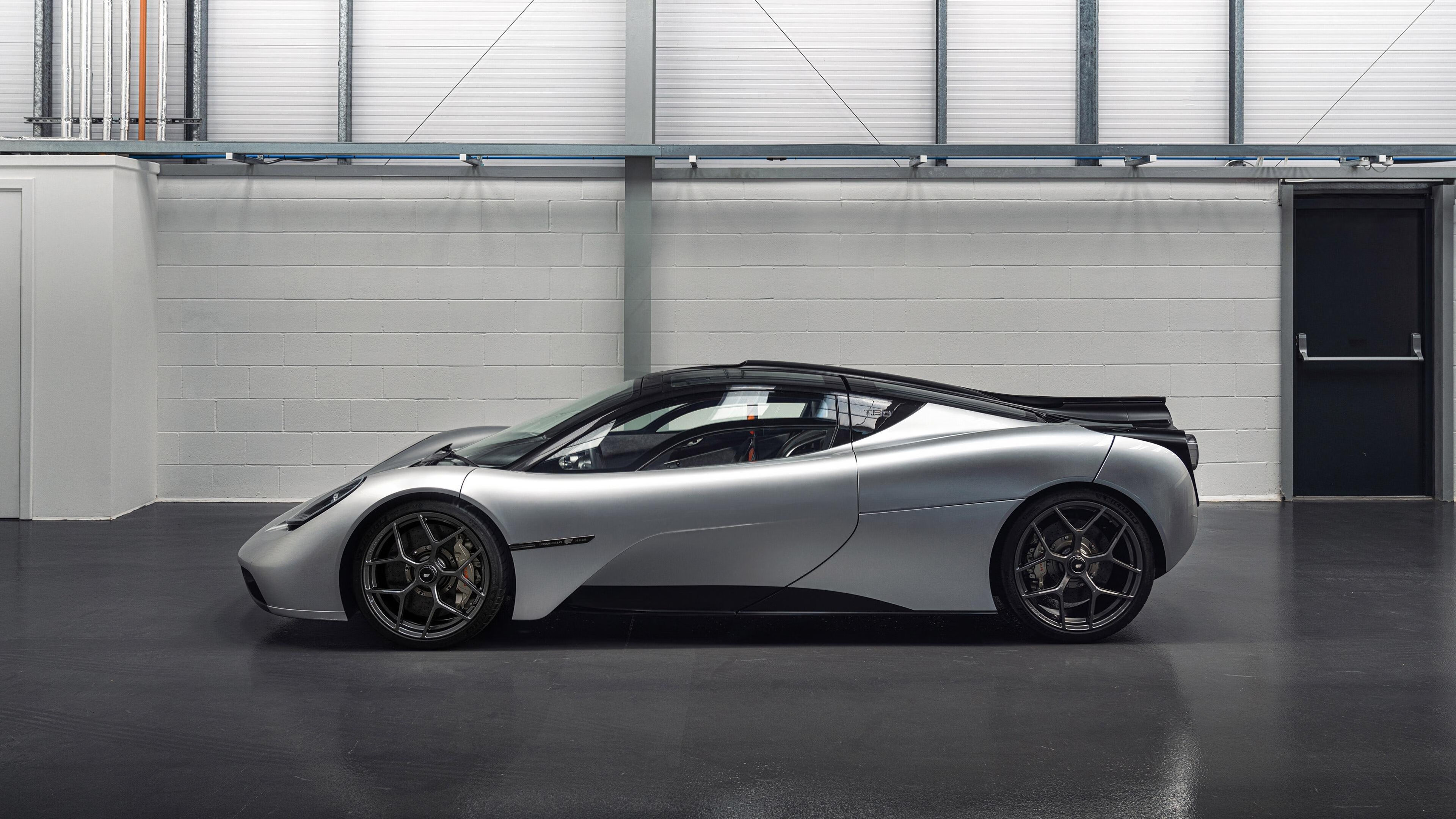 当圣西罗的月光照亮孟菲斯，平行宇宙中，欧冠与NBA共享同一种英雄脉冲